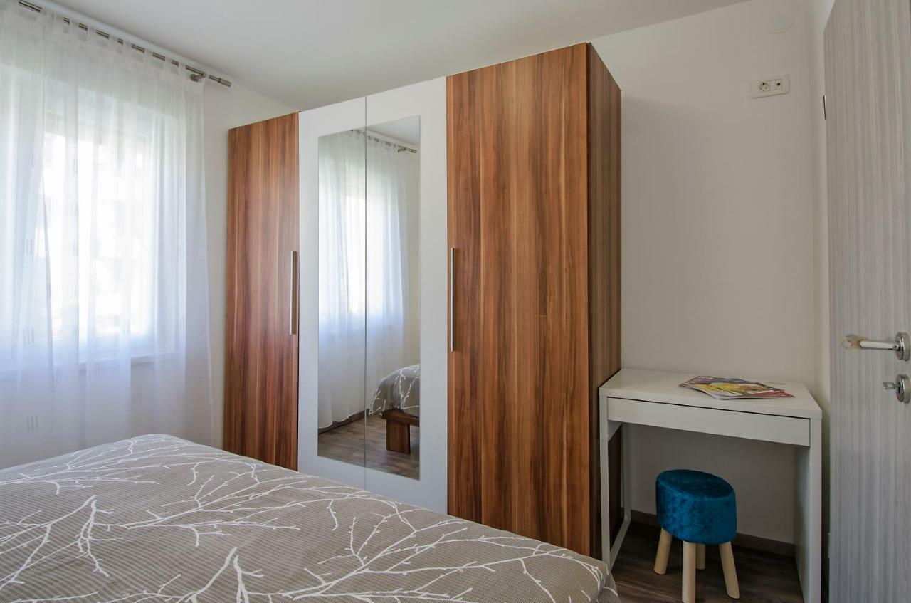 Apartment Pula R&D Bagian luar foto